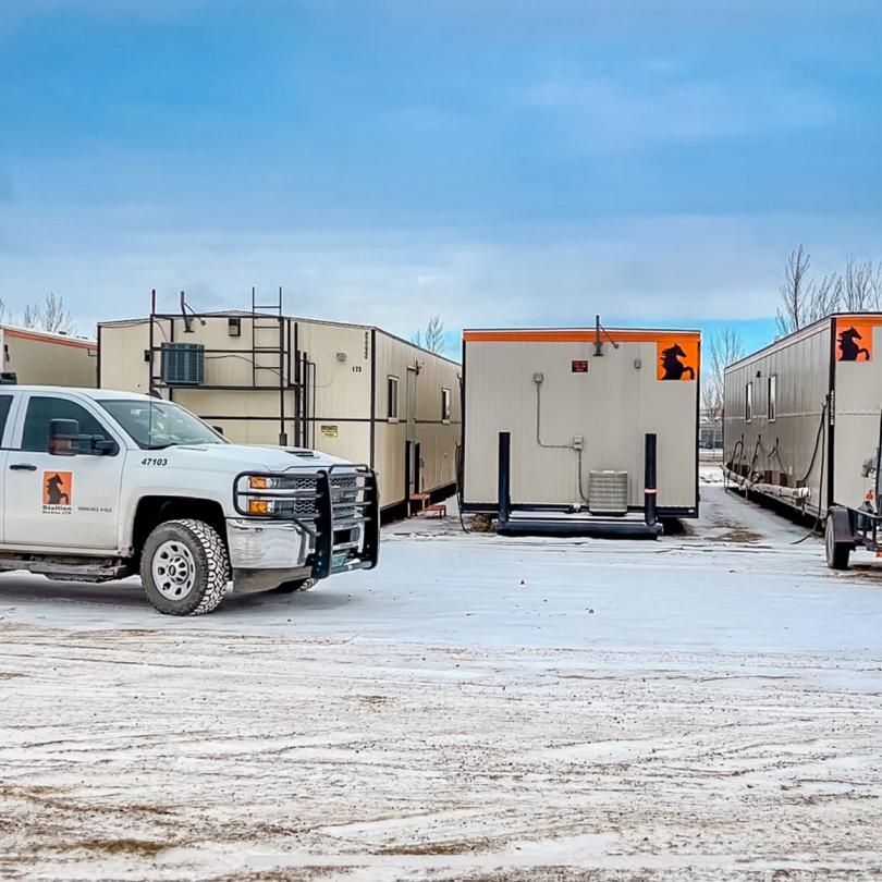 Portable housing trailers